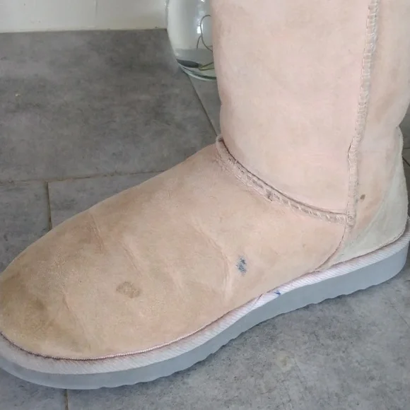 UGG AUSTRALIA BOOTS - Picture 5 of 12